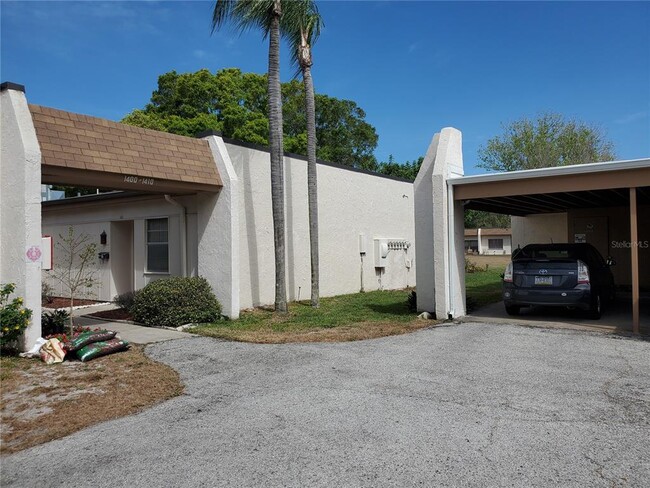 Building Photo - 1400 Arrowhead Cir W