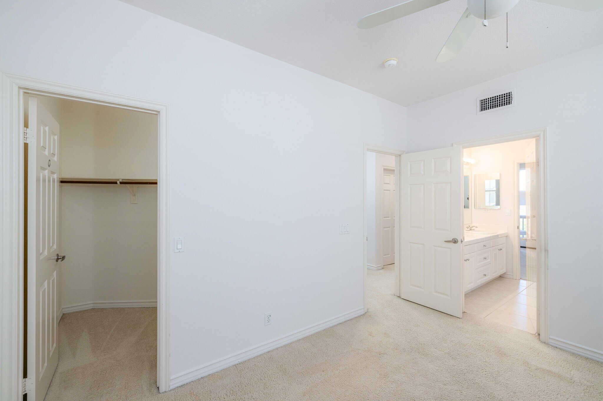Building Photo - 8034 E Portico Ter