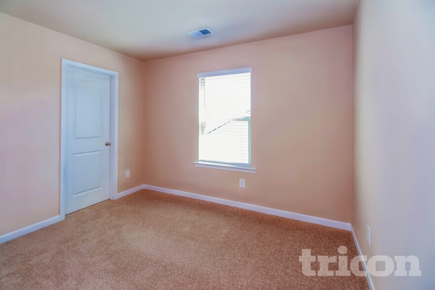 Building Photo - 143 Southwind Ln