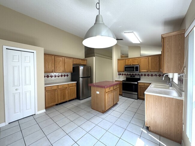 Building Photo - 4952 Hook Hollow Cir