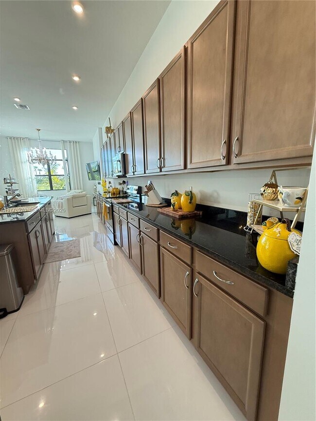 Building Photo - 11460 SW Pietra Wy