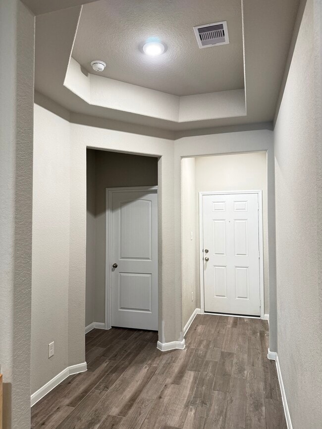 Building Photo - 5214 Yellow Rays Trl