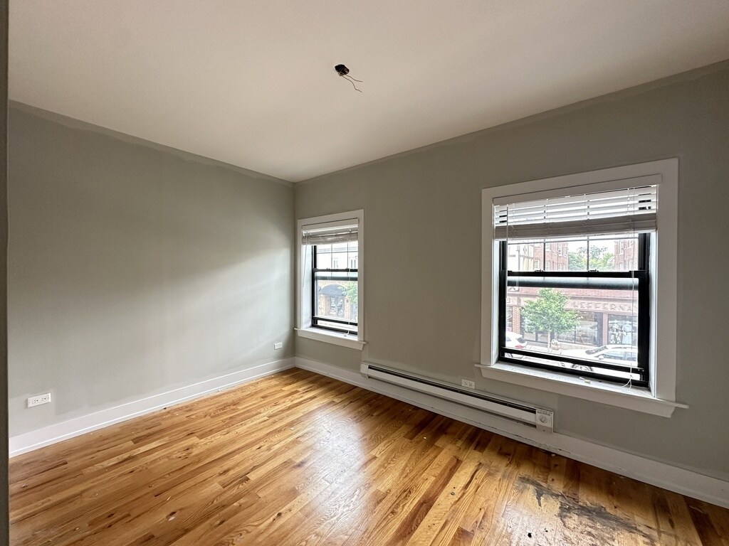Building Photo - 816 Elm St