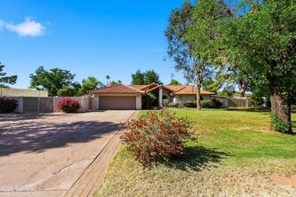 Building Photo - 10432 W Avalon Dr