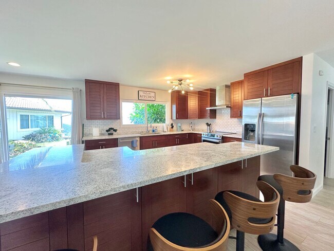 Building Photo - Fully Furnished 4 BD/3 BA Home in Mariner's Ridge!! Includes 1 Garage PRKG, W/D, Sep. Studio, & G...