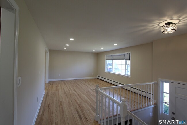 Building Photo - 32 Lexington Cir