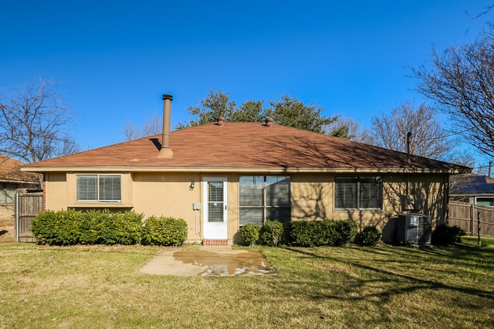 Building Photo - 827 Bentle Ct