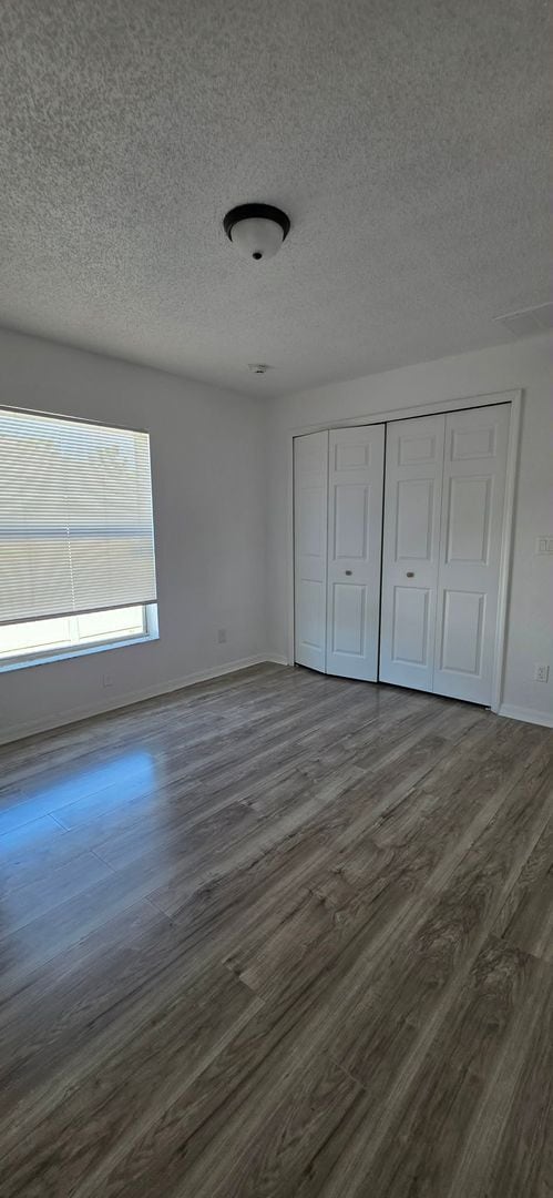 Building Photo - 3 Bedroom, 2 Bath Home with 2-Car Garage – 1,722 Sq Ft