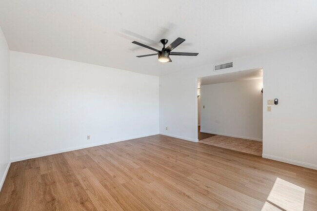 Building Photo - 834 N Constellation Way