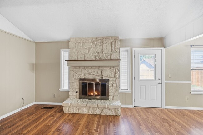 Building Photo - 7500 S Fern Ave