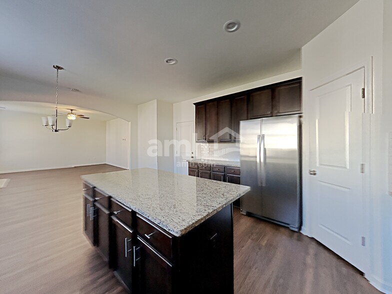 Building Photo - 3168 Altamont Ct S W