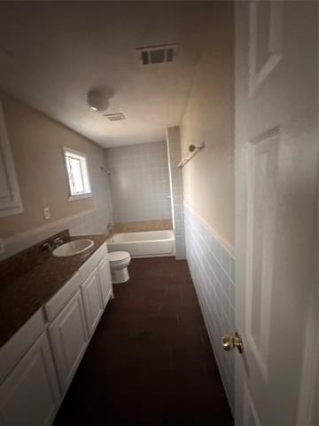 Building Photo - 1208 W Hall St