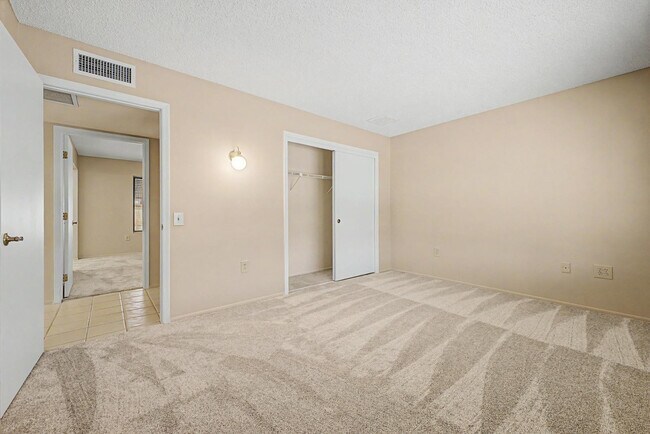 Building Photo - 14222 W Yosemite Dr