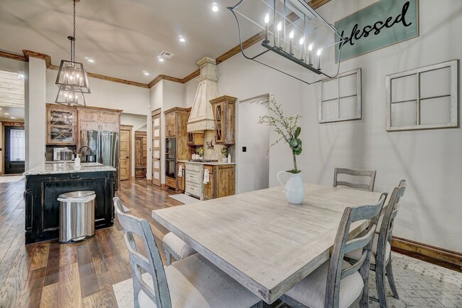 Building Photo - 4009 NE Realtree Dr