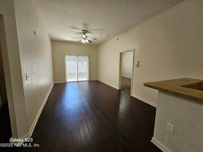 Building Photo - 6788 Manotak Oaks Dr