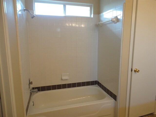 Building Photo - 3552 Peachtree Ln