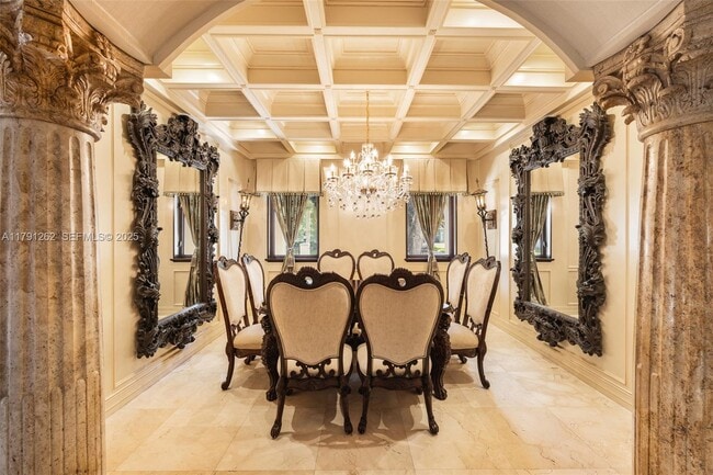 Building Photo - 6016 Leonardo St