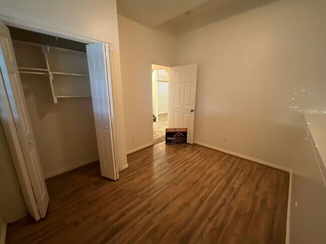 Building Photo - 4 Bedroom 2 1/2 Bath Home Oversized 2 Car Garage. Dog Friendly