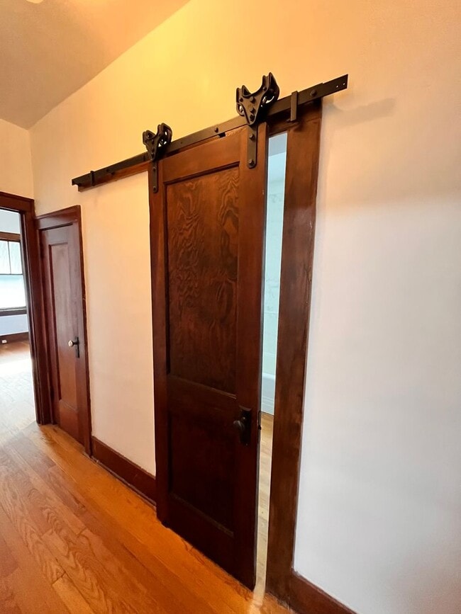 Building Photo - Wonderful 2 bedroom single family house!