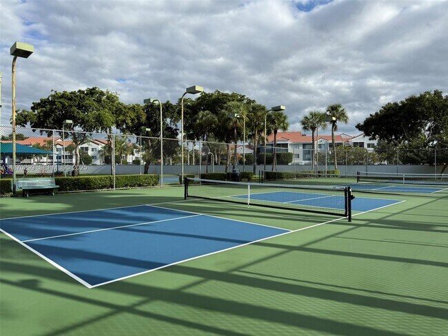 Building Photo - 17230 NW 60th Ct