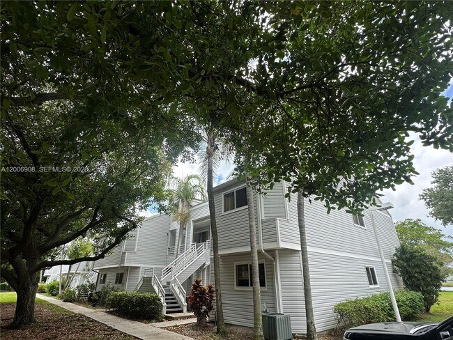 Building Photo - 3461 NW 44th St