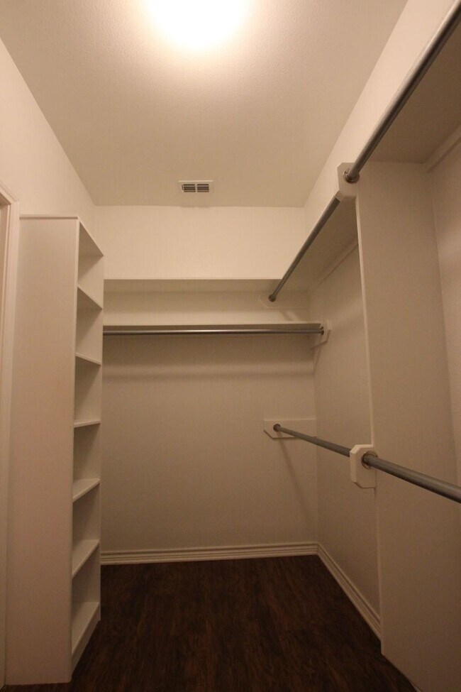 Building Photo - Coming Soon! Gorgeous 3 Bedroom Home in Th...