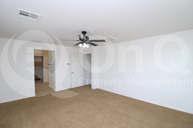 Building Photo - 730 N Robins Way