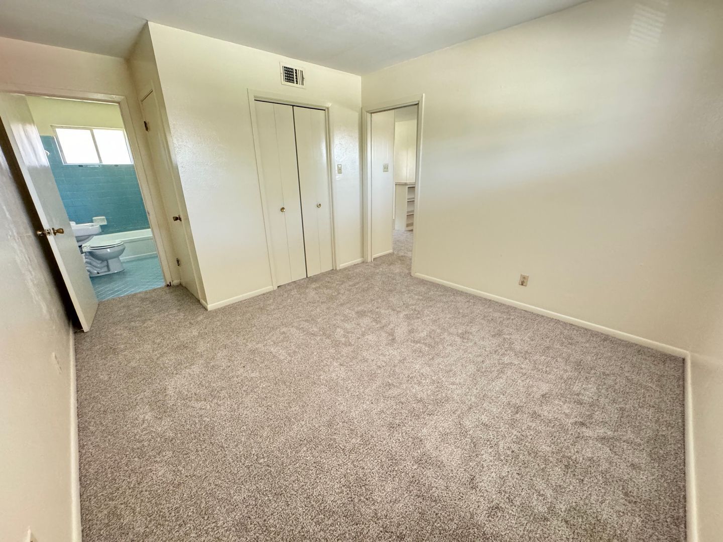 Building Photo - 808 Safady Ave