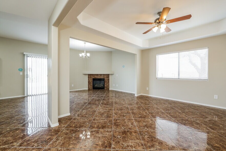 Building Photo - 6755 S Via Molino De Viento