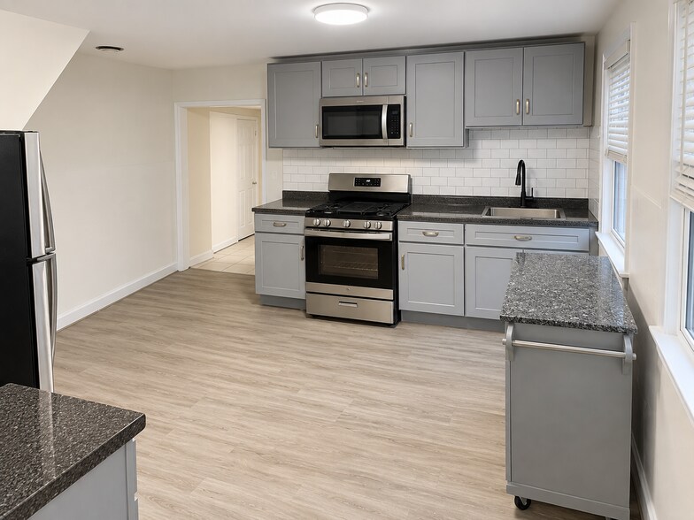 KITCHEN - 180 Chestnut St