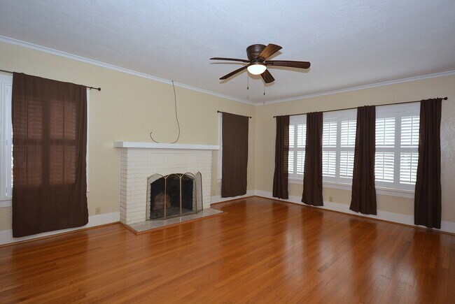Building Photo - WEST UNIVERSITY LEASE HOME