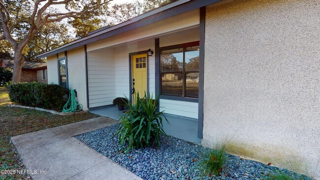 Building Photo - 500 Penman Rd