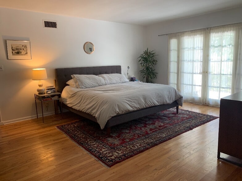 Building Photo - 2660 Byron Pl