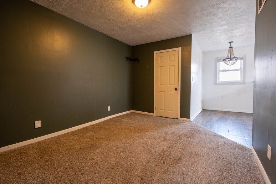 Building Photo - 175 Gillette Ave