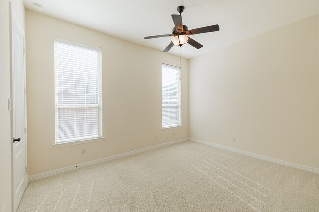 Building Photo - 2822 Ember Pass Ln