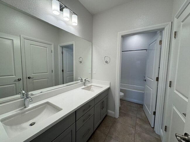 Building Photo - Beautiful 2 story home in Walnut Creek