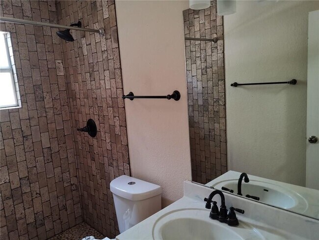 Building Photo - 1603 Sylvia Ln