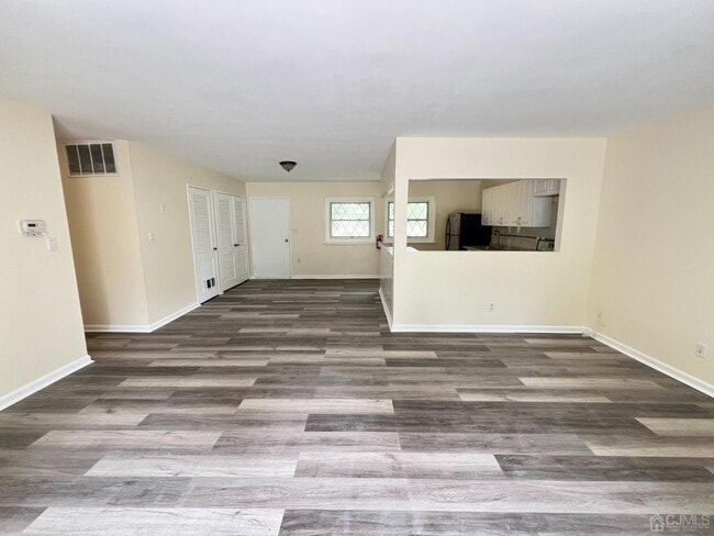 Building Photo - 6 Poe Ct
