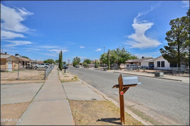 Building Photo - 10809 Jadestone St