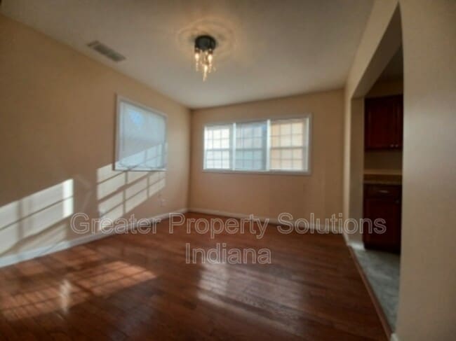 Building Photo - 412 W South St