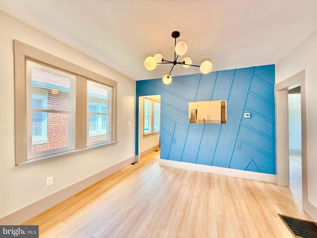 Building Photo - 2270 Mulford Ave