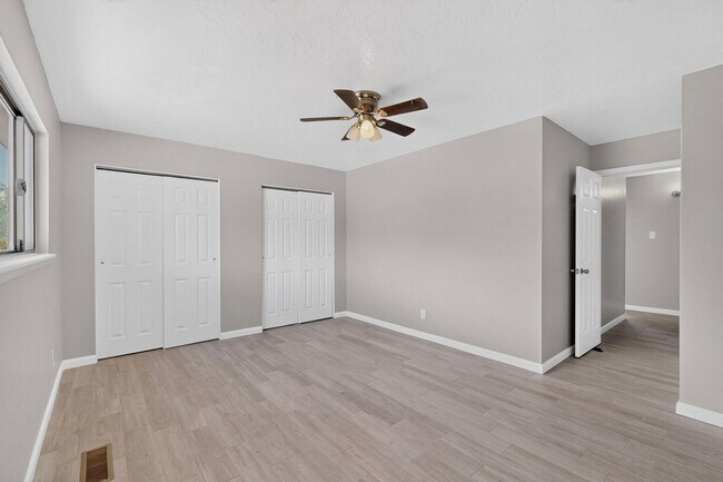 Building Photo - 7101 Cindy Dr NE