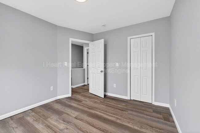 Building Photo - 1153 E 20th Ave