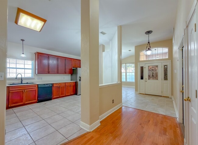 Building Photo - 3327 Dartmouth Dr