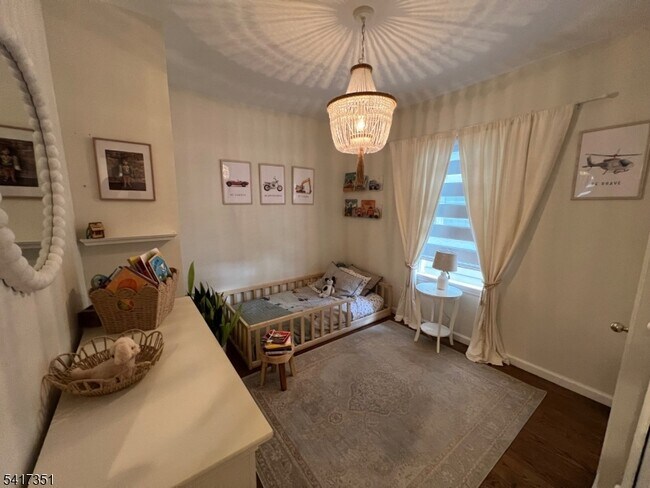 Building Photo - 33 Claremont Ave