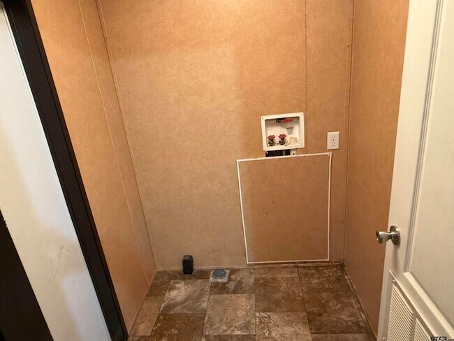 Building Photo - 241 CR 2445