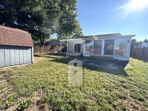 Building Photo - 3079 Quinby Dr