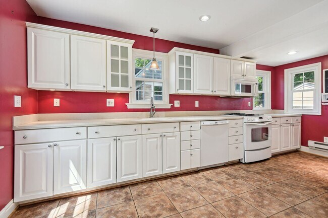 Building Photo - 5203 Elsmere Ave