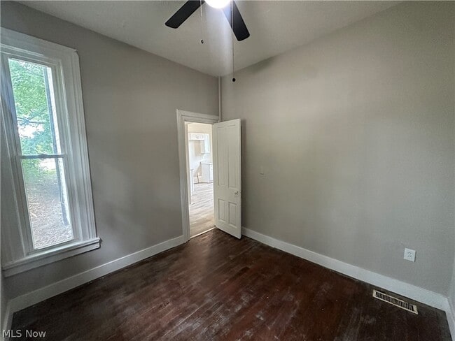 Building Photo - 2055 W 65th St