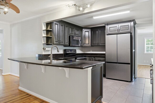 Building Photo - Modern Updates in this Classic 3bedroom/2.5 Bath Home in Erwin